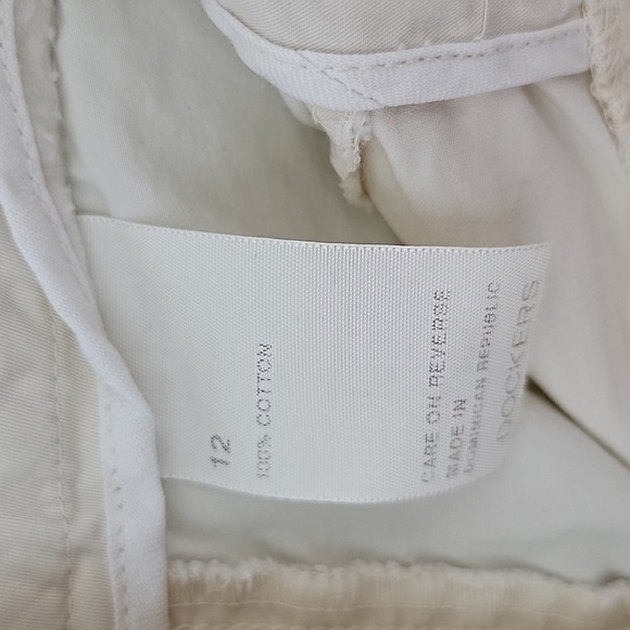 Dockers Khaki shorts Sz 12 - Picture 4 of 13